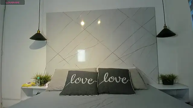 SARAH COLLENS  online show from June 6, 11:37 am