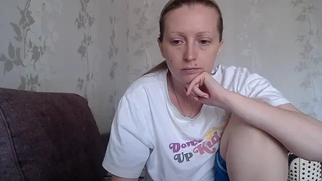 Luna Bliiss online show from June 7, 10:52 am