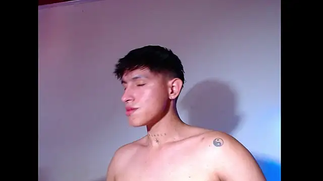 Snapshot of rowanbig chatting on June 13, 9:35 pm rowanbig online show from June 13, 9:35 pm