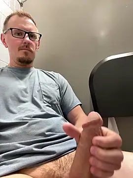 Snapshot of Hardpaul85 chatting on June 12, 6:07 pm Hardpaul85 online show from June 12, 6:07 pm