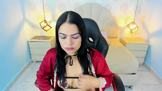 Snapshot of BIANCA_MORETTI1 chatting on June 4, 1:06 pm BIANCA MORETTI1 online show from June 4, 1:06 pm