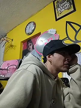 Snapshot of KingPereira chatting on June 7, 5:33 am KingPereira online show from June 7, 5:33 am