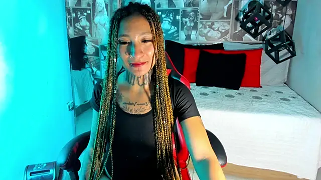 Savage Knela online show from June 8, 7:03 pm