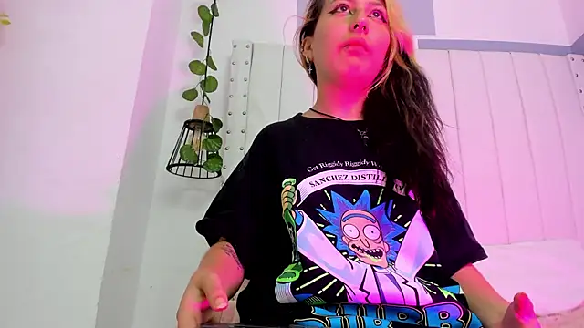 BellaJonnson online show from June 13, 1:31 pm
