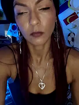 hannapettit online show from June 25, 7:18 pm