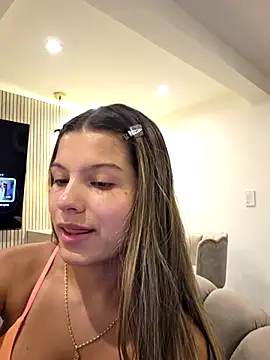 emilyvex online show from August 4, 5:10 am