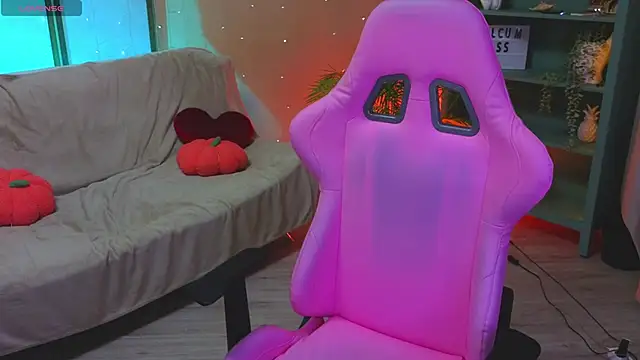 EricaWilds online show from July 1, 12:51 pm