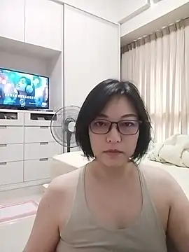Snapshot of becca201 chatting on July 25, 1:36 am becca201 online show from July 25, 1:36 am