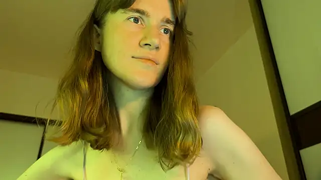 Snapshot of agniia257 chatting on June 12, 6:18 pm agniia257 online show from June 12, 6:18 pm
