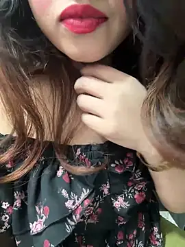 Snapshot of Yours_riya11 chatting on June 11, 12:32 am Yours riya11 online show from June 11, 12:32 am