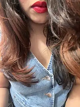 Snapshot of Yours_riya11 chatting on June 11, 7:34 pm Yours riya11 online show from June 11, 7:34 pm