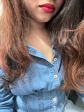 Yours riya11 online show from June 19, 6:56 pm
