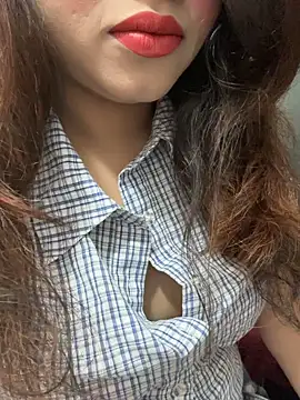 Yours riya11 online show from June 25, 11:42 pm