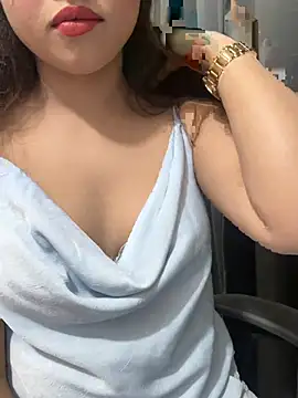 Yours riya11 online show from July 28, 3:32 pm