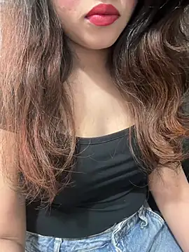 Yours riya11 online show from August 3, 5:38 pm