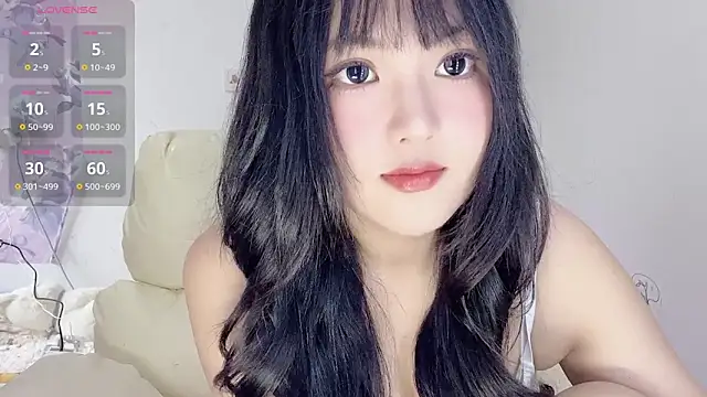 Lulu0one8 online show from June 16, 8:39 am