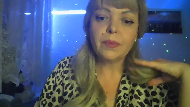 Snapshot of BellaaKiss chatting on June 11, 9:46 pm BellaaKiss online show from June 11, 9:46 pm