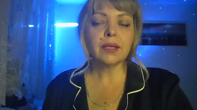 Snapshot of BellaaKiss chatting on June 12, 9:46 pm BellaaKiss online show from June 12, 9:46 pm