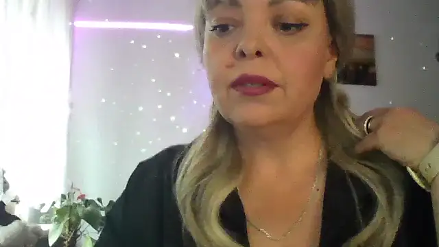 Snapshot of BellaaKiss chatting on June 14, 5:37 pm BellaaKiss online show from June 14, 5:37 pm