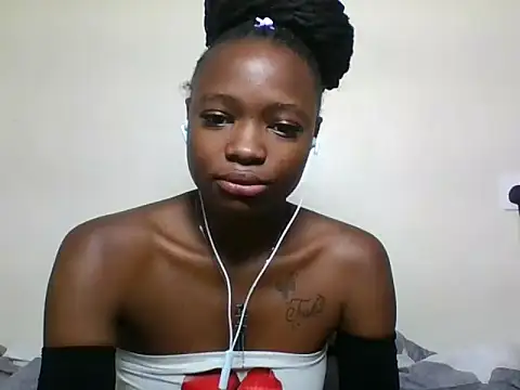 Snapshot of ebonysubmissive chatting on June 15, 4:58 am ebonysubmissive online show from June 15, 4:58 am