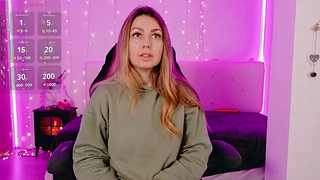 LindaWhite  online show from March 1, 10:01 pm