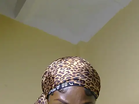 Snapshot of Dark_candy3 chatting on June 4, 5:13 am Dark candy3 online show from June 4, 5:13 am