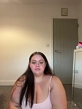 Snapshot of LillyMaexx chatting on June 1, 7:26 pm LillyMaexx online show from June 1, 7:26 pm