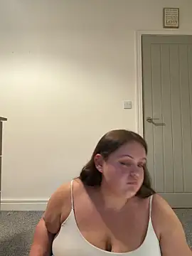 Snapshot of LillyMaexx chatting on June 8, 9:15 pm LillyMaexx online show from June 8, 9:15 pm