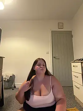 Snapshot of LillyMaexx chatting on June 10, 9:14 pm LillyMaexx online show from June 10, 9:14 pm