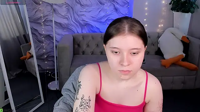 Kylie-Voss online show from June 8, 3:29 am