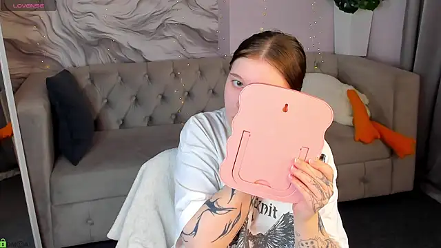 Kylie-Voss online show from June 9, 3:07 am
