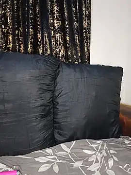 Freakyapple1 online show from July 18, 2:16 am