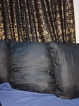 Freakyapple1 online show from July 28, 3:46 am