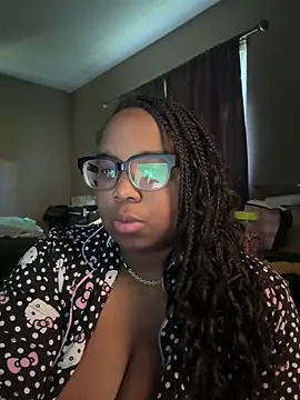 Snapshot of layitinme chatting on June 12, 3:00 pm layitinme online show from June 12, 3:00 pm