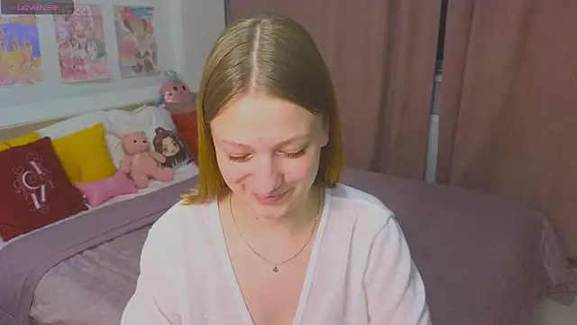 Snapshot of BeatriceLoven chatting on June 14, 2:24 am BeatriceLoven online show from June 14, 2:24 am