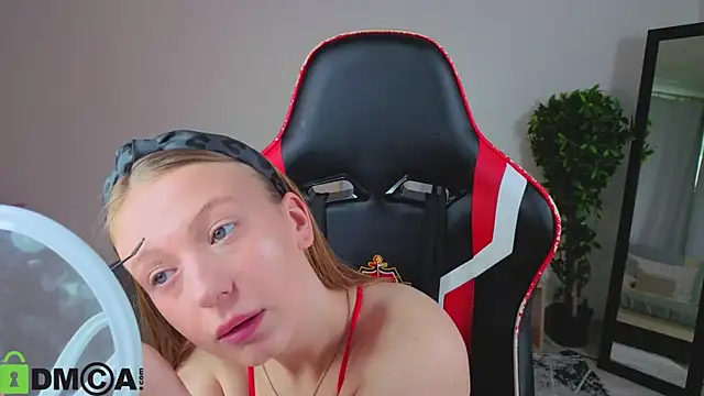 BeatriceLoven online show from June 17, 7:11 am