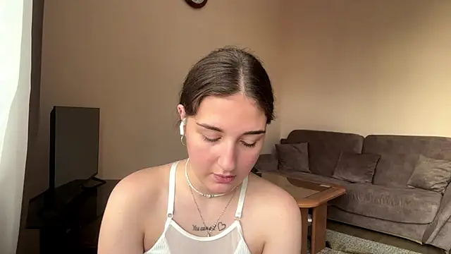 AnnaMaccoil online show from June 8, 2:28 pm