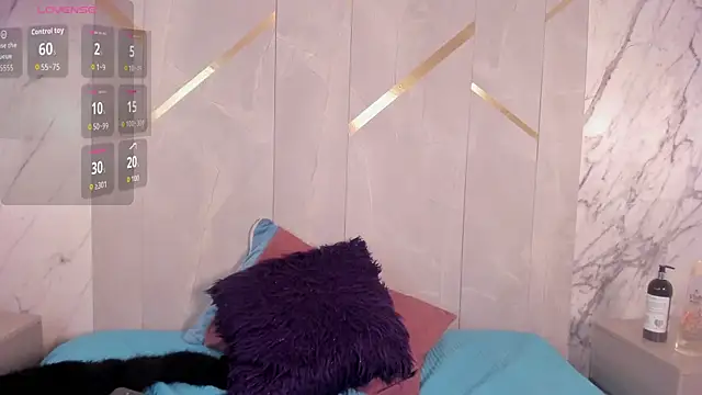 Snapshot of ChloeBelle_ chatting on June 22, 12:35 pm ChloeBelle online show from June 22, 12:35 pm