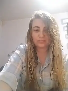Snapshot of AngelWhite008 chatting on June 15, 7:49 pm AngelWhite008 online show from June 15, 7:49 pm