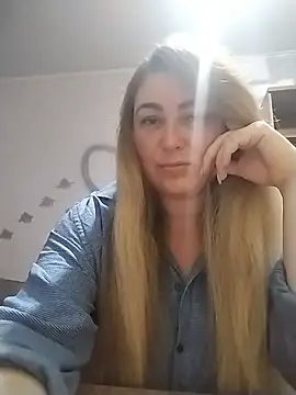 Snapshot of AngelWhite008 chatting on June 19, 8:34 pm AngelWhite008 online show from June 19, 8:34 pm