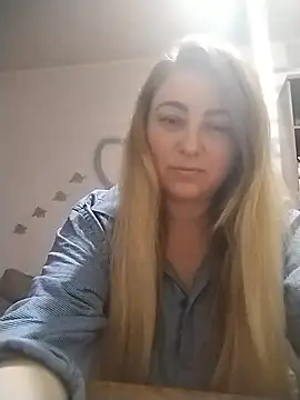 Snapshot of AngelWhite008 chatting on June 20, 8:00 pm AngelWhite008 online show from June 20, 8:00 pm