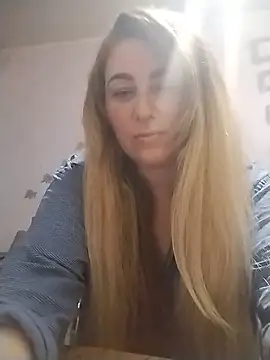 Snapshot of AngelWhite008 chatting on June 27, 8:36 pm AngelWhite008 online show from June 27, 8:36 pm