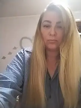 Snapshot of AngelWhite008 chatting on June 28, 9:54 pm AngelWhite008 online show from June 28, 9:54 pm