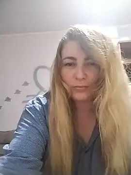 Snapshot of AngelWhite008 chatting on July 1, 9:47 pm AngelWhite008 online show from July 1, 9:47 pm