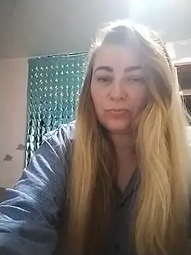 Snapshot of AngelWhite008 chatting on July 13, 9:28 pm AngelWhite008 online show from July 13, 9:28 pm