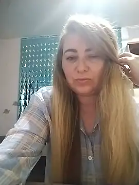 Snapshot of AngelWhite008 chatting on July 14, 9:31 pm AngelWhite008 online show from July 14, 9:31 pm