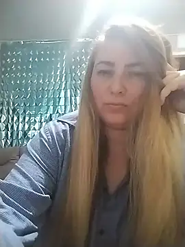 Snapshot of AngelWhite008 chatting on July 16, 8:59 pm AngelWhite008 online show from July 16, 8:59 pm