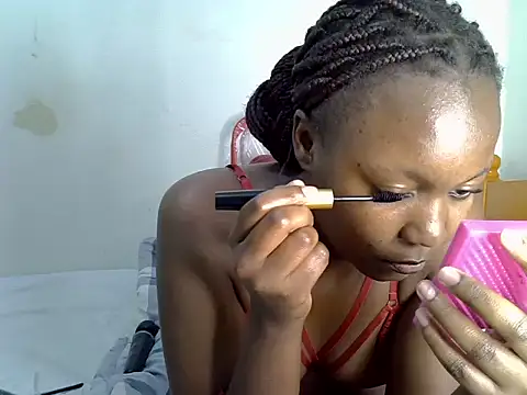 pretty lunaa online show from June 11, 8:18 pm