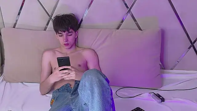 TommParker online show from June 13, 5:27 am