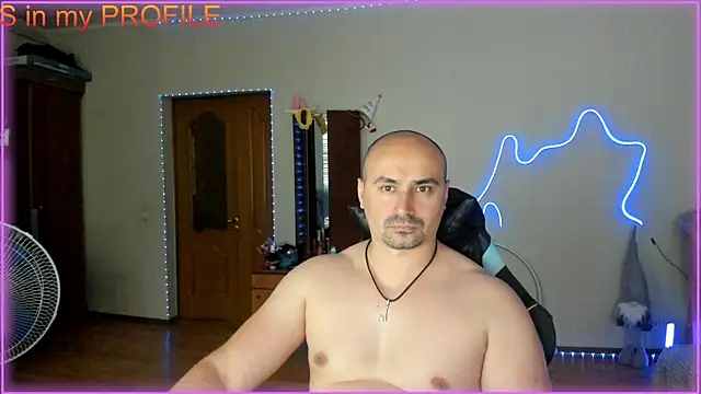 Snapshot of -SexyDaddy- chatting on June 3, 4:12 pm -SexyDaddy- online show from June 3, 4:12 pm